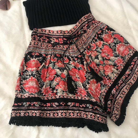 ANGIE Pants - Floral Printed Pattern Shorts